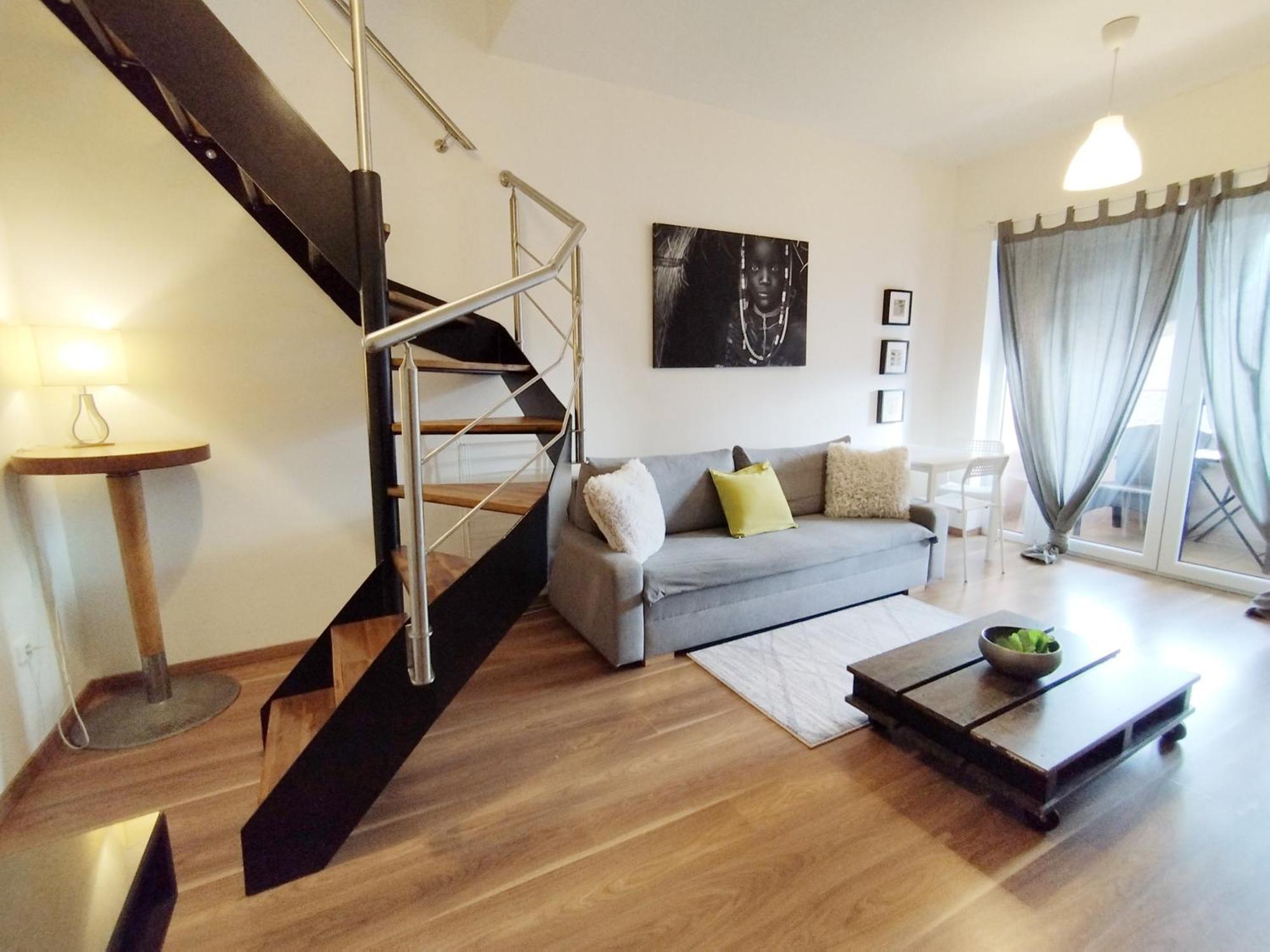 Cozy Rooftop With Balcony — Fotky 3